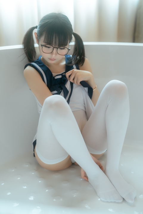 幼水铃衣 - NO.006 梦浴少女.jpg